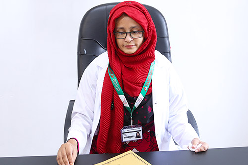 Dr.-Yasmin-Parvin